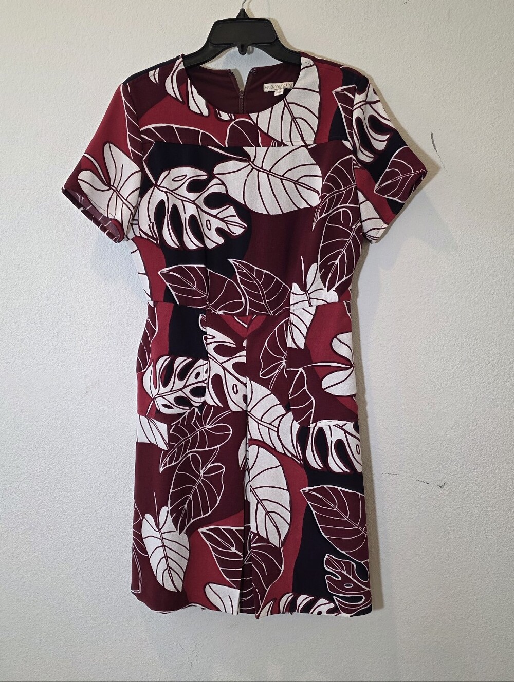 Classic Leaf-Print Short Sleeve Dress - Burgundy by Eva Mendes New York Company